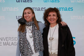 María Guerrero y María José Mendoza en photocall. Visita de la Ministra de Economía Nadia Calviño a la Universidad de Málaga. Facultad de Ciencias Económicas y Empresariales. Enero de 2022