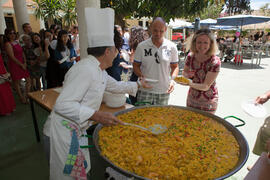 Paella en la fiesta del Día del Español. Centro Internacional de Español de la Universidad de Málaga. Junio de 2016