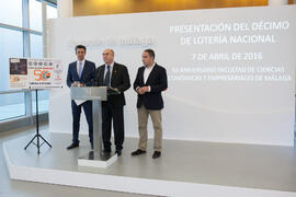 Miguel Ángel Conejo, Elías Bendodo y Eugenio José Luque en la presentación del décimo de lotería conmemorativo del 50 Aniversario de la Facultad de Económicas. Diputación Provincial de Málaga.Facultad de Ciencias Económicas y Empresariales. Abril de 2016