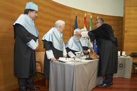 Investidura como "Doctores Honoris Causa" de Antonio García Berrio y Pilar Palomo Vázquez por la Facultad de Filosofía y Letras de la Universidad de Málaga. Edificio del Rectorado. Junio de 2024