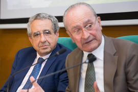 José Ángel Narváez y Francisco de la Torre. Acto de clausura del curso "La ciudad como arquetipo. Literatura, historia y arte. Europa y América". Edificio del Rectorado. Septiembre de 2018