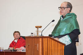 Investidura como Doctor "Honoris Causa" de D. Vicenç Navarro por la Universidad de Málaga. Paraninfo. Diciembre de 2009