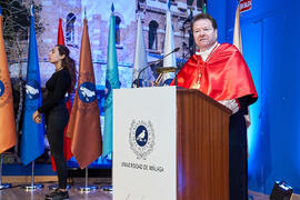 Juan José Hinojosa Torralvo. Investidura como Doctores "Honoris Causa" por la Universidad de Málaga de Miquel Roca i Junyent y Miguel Herrero y Rodríguez de Miñón. Paraninfo. Diciembre de 2024