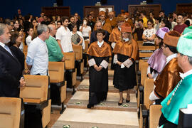 Entrada de Kazuyo Sejima al acto de su investidura como Doctora "Honoris Causa" por la Escuela de Arquitectura de la Universidad de Málaga. Paraninfo. Octubre de 2019