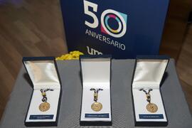 Medallas de Oro de la Universidad de Málaga para la Junta de Andalucía, la Diputación Provincial de Málaga y el Ayuntamiento de la capital. Paraninfo. Noviembre de 2023