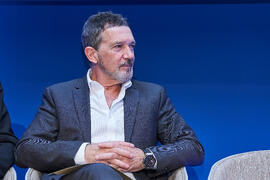 Antonio Banderas. Entrega de la distinción "Oikonomos" de la Facultad de Ciencias Económicas y Empresariales de la Universidad de Málaga. Paraninfo. Diciembre de 2024