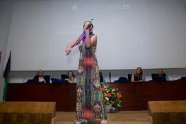 Actuación de Annya. Graduación y clausura del curso del Aula de Mayores de la Universidad de Málaga. Paraninfo. Junio de 2017