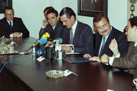 Firma de convenio de Banesto con la Universidad de Málaga. Febrero de 1991