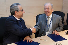 Firma del convenio marco de cooperación de la Universidad de Málaga con la Universidad Federal de Uberlandia. Edificio 'The Green Ray'. Octubre de 2015