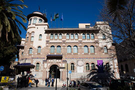 Edificio del Rectorado tras la restauración de su veleta. Málaga. Febrero de 2019