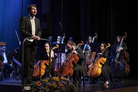 José Luis López Antón dirige la Orquesta Sinfónica de Málaga. Concierto Conmemorativo del 50 Aniversario de la Universidad de Málaga. Auditorio Edgar Neville, Málaga. Junio de 2022
