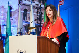 Elsa Marina Álvarez. Investidura como Doctores "Honoris Causa" por la Universidad de Málaga de Miquel Roca i Junyent y Miguel Herrero y Rodríguez de Miñón. Paraninfo. Diciembre de 2024