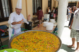 Paella en la fiesta del Día del Español. Centro Internacional de Español de la Universidad de Málaga. Junio de 2016