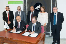 Firma del convenio con la Universidad de Sharjah, Emiratos Árabes. Edificio del Rectorado. Noviembre de 2015