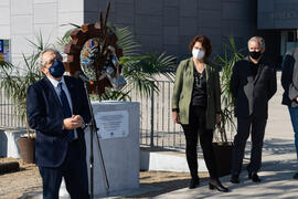 Intervención de José Ángel Narváez en la inauguración de la escultura de José Luis Martín García en la Facultad de Estudios y Sociales y del Trabajo de la Universidad de Málaga. Campus de Teatinos. Marzo de 2021
