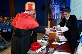 Investidura de Miquel Roca i Junyent como Doctor "Honoris Causa" por la Universidad de Málaga. Paraninfo. Diciembre de 2024