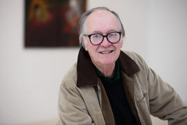 Aurelio Díaz Trillo, Buly, en su exposición "Inventario". Centro de Arte Contemporáneo Francisco Hernández, Vélez-Málaga. Febrero de 2019