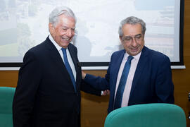 Mario Vargas Llosa y José Ángel Narváez. Curso "La ciudad como arquetipo. Literatura, historia y arte. Europa y América". Edificio del Rectorado. Septiembre de 2018