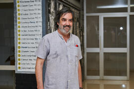 Ángel Idígoras. Inauguración del mural en la Facultad de Ciencias Económicas y Empresariales de la Universidad de Málaga. Campus de El Ejido. Junio de 2022