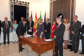 Toma de posesión de nuevos decanos, directores de centro y defensores de la Comunidad Universitaria. Rectorado. Junio de 2012