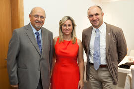 Diego Rodríguez, Paula coronas y Eugenio Luque antes del concierto homenaje a la Facultad de Económicas. Teatro María Cristina. Mayo de 2015
