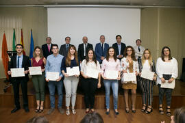 Entrega de diplomas acreditativos. Primer encuentro "10Graduadxs10". Facultad de Ciencias Económicas y Empresariales. Octubre de 2017