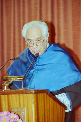 Investidura como Doctor "Honoris Causa" de D. Esteban Martín Rodríguez Cairo por la Universidad de Málaga. Paraninfo. Noviembre de 1999