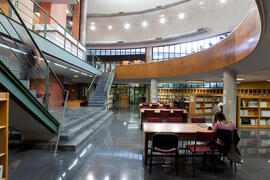 Biblioteca General de la Universidad de Málaga. Campus de Teatinos. Abril de 2013