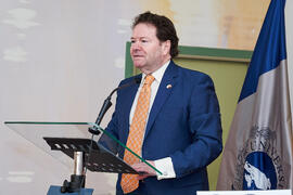Discurso de Juan José Hinojosa. Presentación del Retrato de Honor de D. Eugenio José Luque Domínguez. Facultad de Ciencias Económicas y Empresariales. Junio de 2025