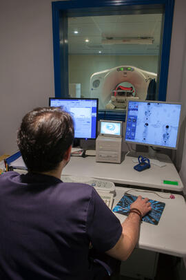 Tomografía por Emisión de Positrones (PET). Centro de Investigaciones Médico Sanitarias. Campus de Teatinos. Diciembre de 2016