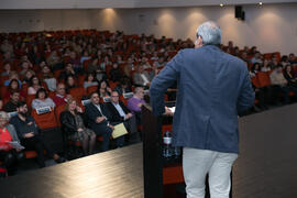 Antonio María Lara. Conferencia "Dialogando" con Manu Sánchez. Complejo de Estudios Sociales y Comercio. Enero de 2018