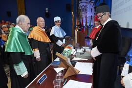 Investidura de Hermanfrid Schubart, Alejandro Portes y Luis Enrique de la Villa como Doctores "Honoris Causa" por la Universidad de Málaga. Paraninfo. Octubre de 2024