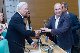 Mario Vargas Llosa y Alfredo Taján. Curso "La ciudad como arquetipo. Literatura, historia y arte. Europa y América". Edificio del Rectorado. Septiembre de 2018
