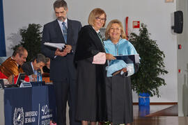 Entrega de la insignia al mérito en el trabajo. Acto Conmemorativo de los 40 años de la Universidad de Málaga. Escuela Técnica Superior de Ingeniería Informática. Diciembre de 2012