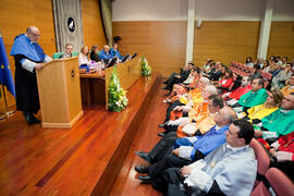 Mario Vargas en la investidura como Doctor "Honoris Causa" de Miguel Delibes de Castro por la Facultad de Ciencias de la Universidad de Málaga. Rectorado. Junio de 2014