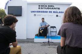 Taller literario con Rayden. II Día del Estudiante. Campus de Teatinos. Octubre de 2018