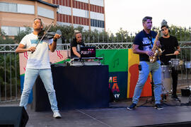 Actuación del grupo musical "Who Killed the DJ". Welcome to UMA. Bienvenida a los alumnos de intercambio internacional de la Universidad de Málaga. Jardín botánico. Octubre de 2019