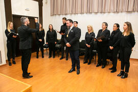 Actuación de Carlos Álvarez con el Coro Oficial de la Universidad de Málaga. Celebración de San Lucas. Facultad de Medicina. Noviembre de 2019